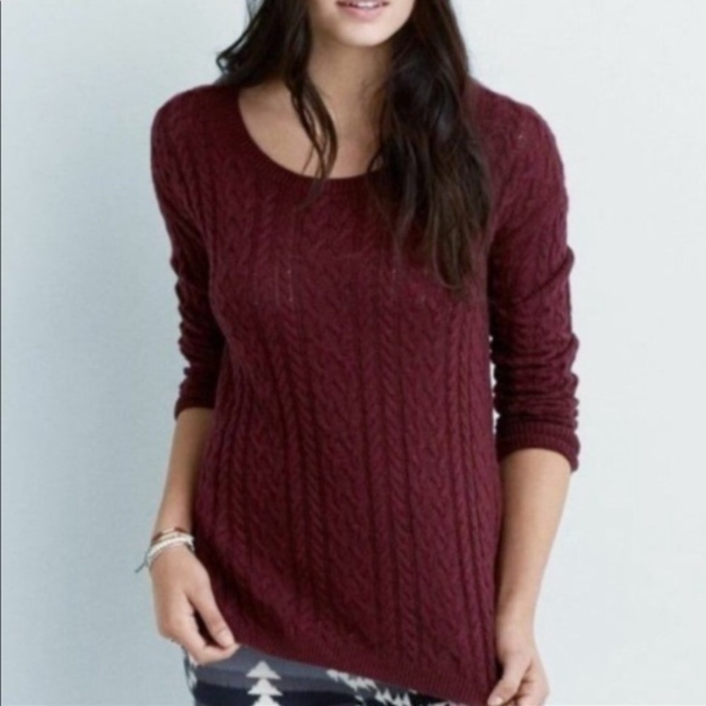 American Eagle outfitters merlot cable knit pullover sweater size S